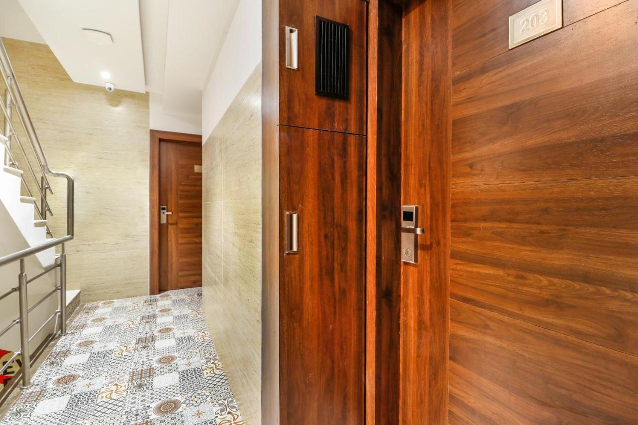 Oyo 70475 Hotel Sea Breeze Mumbai Dış mekan fotoğraf