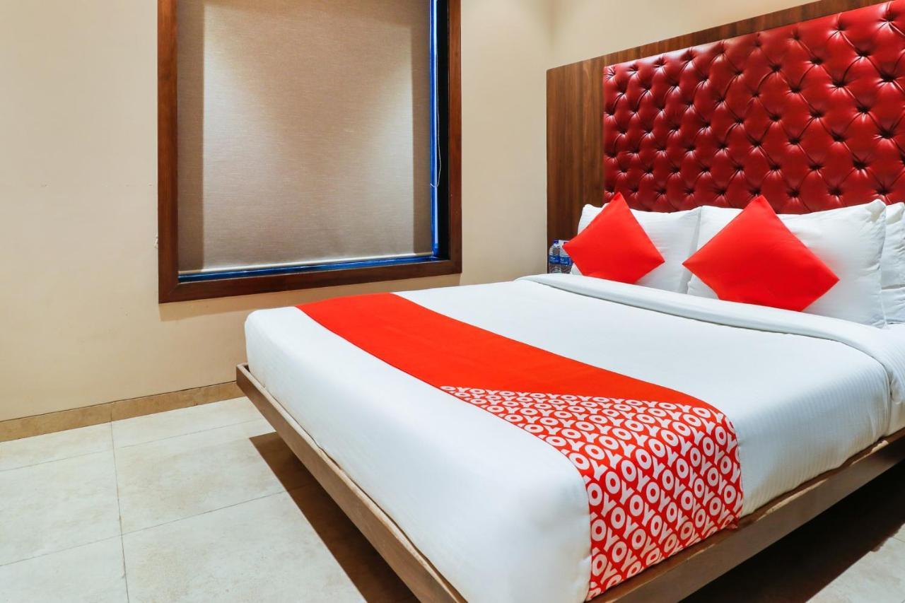 Oyo 70475 Hotel Sea Breeze Mumbai Dış mekan fotoğraf